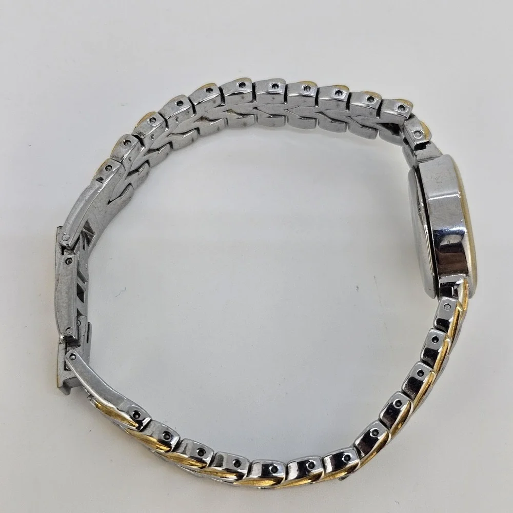 Embassy Waltham‎ Women's Watch 19MM Two Tone Bracelet Band 6.75